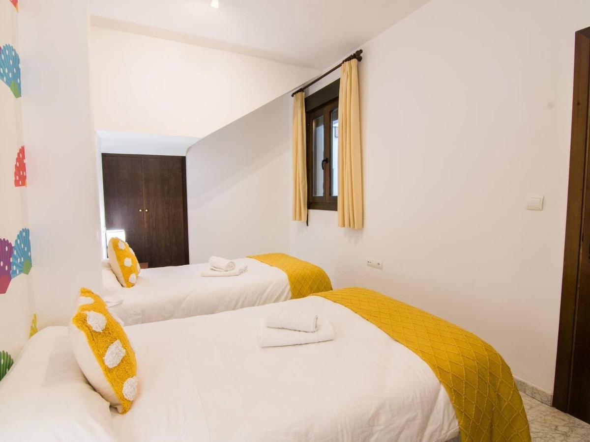 Tuguest Plaza De Gracia Apartment Granada Bagian luar foto