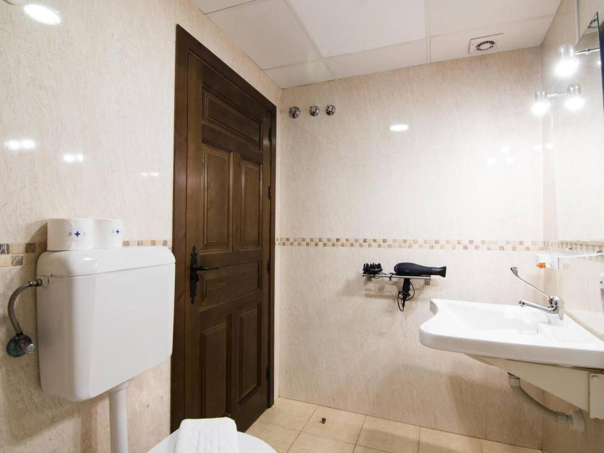 Tuguest Plaza De Gracia Apartment Granada Bagian luar foto